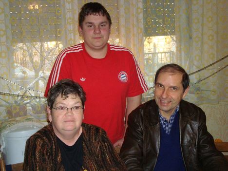 Ági,Lali és a 15 éves Ákos