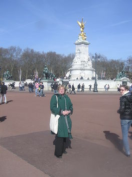 London. Buckingham-palota előtt 2009.03. 17
