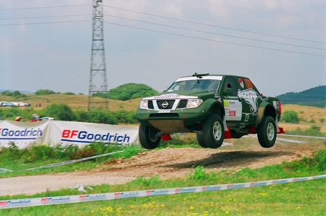 Bálint - Dr. Isaszegi (Tábornok) - Nissan Navara Pickup
