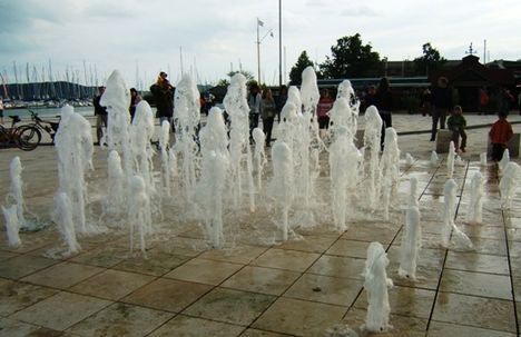 2009. Szökőkút