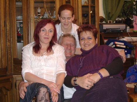 2008 PAPUS ÉS A LÁNYOK