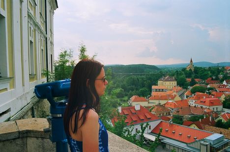 Szétnéz