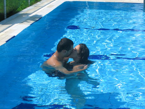 kiss <3<3<3