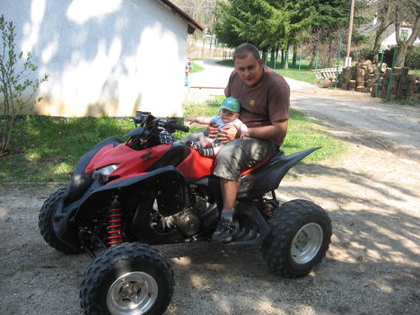 Tibike és apa