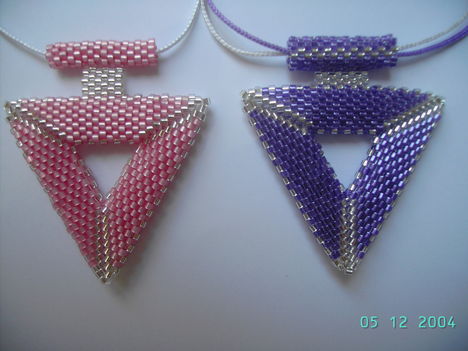 Háromszög medál