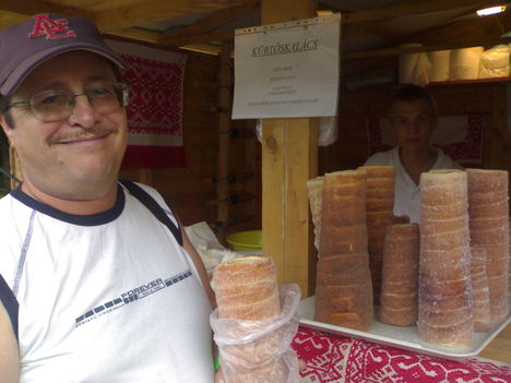 KÜRTÖSKALÁCS.