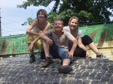 timi+orsi+luki vmi nagy bálna hátán