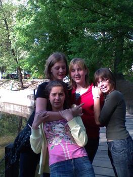 Gina, Bianka, Szofi, Én :)