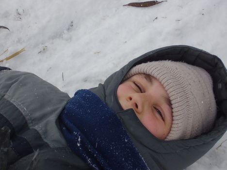 2008 január 1-jei szánkózás a gáton 040Encsike