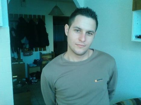 user_9351234_1240411296499_box