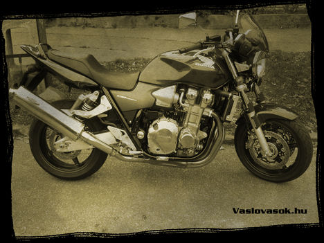 honda-cb-1300_1024