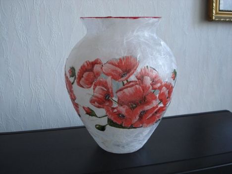 váza pipacsos