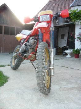 Honda XR 600R előlről