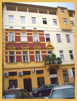 218. Magyarország - Budapest, VIII,ker. Kiss J. utcai felújított ház
