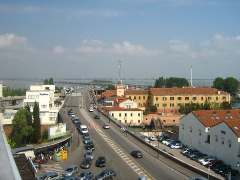 Velence a parkoló tetejéről 1