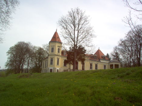 BükkösdPetrovszky,Jeszenszkykastély20090705