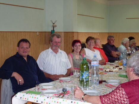 kötetlenül