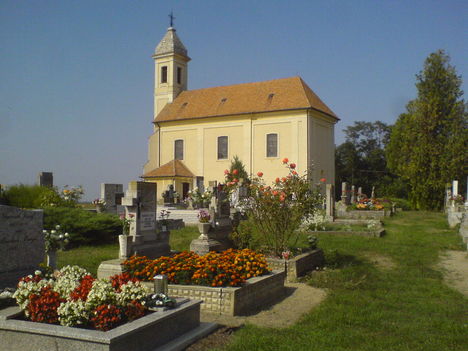 Száki kat. műemléktemplom és temető