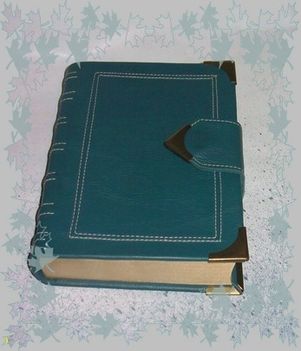 varrott-kapcsos Biblia