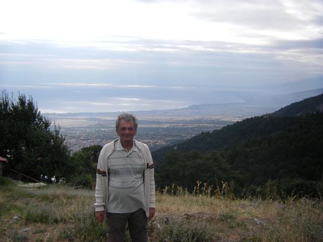 Litohoro a háttérben