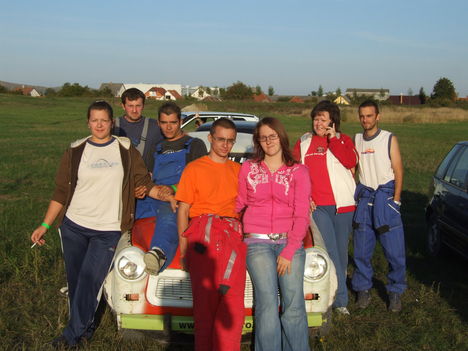 Szerviz csapat :))