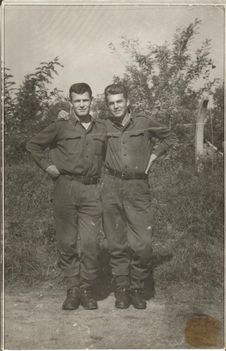 Barátommal katonatársmmal 1964-ben