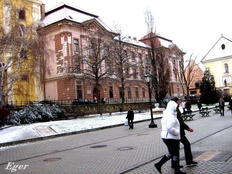 Fázósan