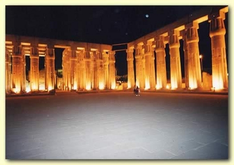 Egyiptom, Luxor éjjel