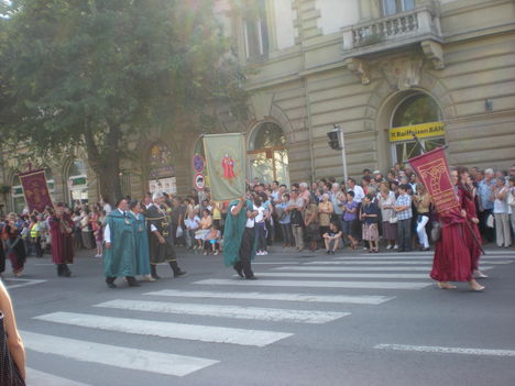 Szekszárd.Szüreti felvonúlás