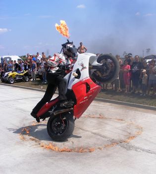 Angyal Zoltan a Viking Moto Party 5 Mezöpetri 2009 Ro