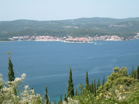 Orebic  szemben Korcula szigete
