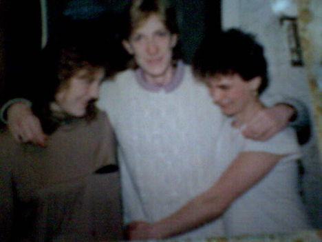 3-man együtt 1990-benTrixike Attila Ácika ,gyerekem