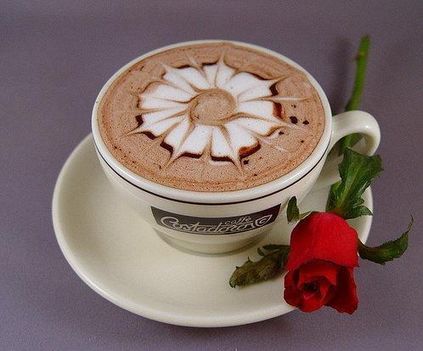 egy kávé neked, de a rózsa mindenképp