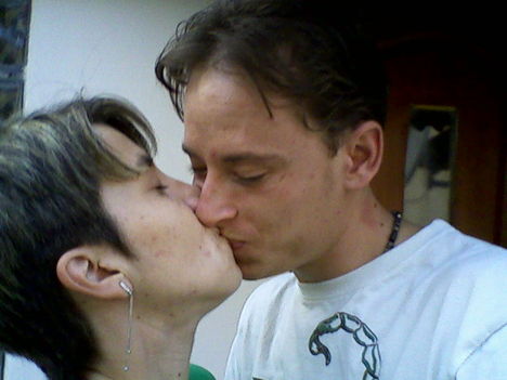 életem párjától csók