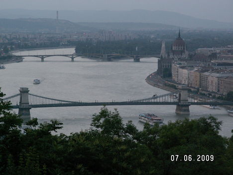 Budapest  a Citadella labanal