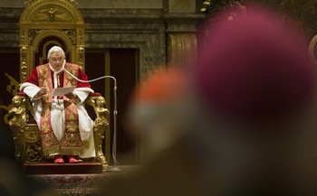Biborosok köszöntötték a pápát 2