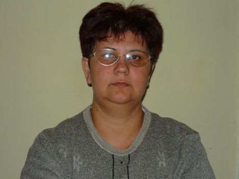 én