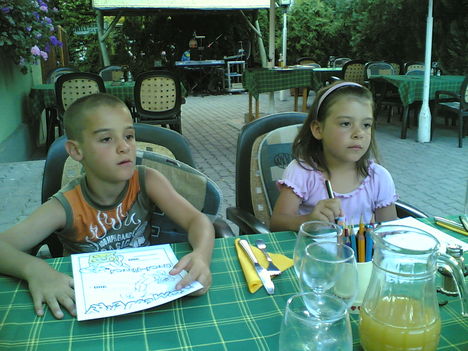 a gyerekek (kicsit túlsütve)