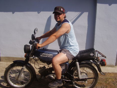 én mocim.