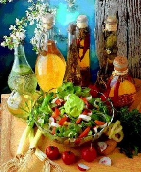 mediterrán saláta és elengedhetetlen kísérői