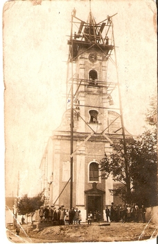 Római katolikus templom harangtornya, 1932. /Kép: Koller Henrikné/