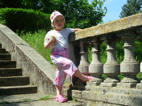 Pécs 2009. ápr. 8 Már "pózol" is, mint a nagyok
