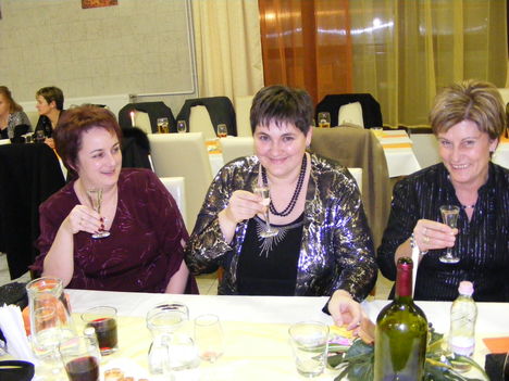 egészségünkre lányok