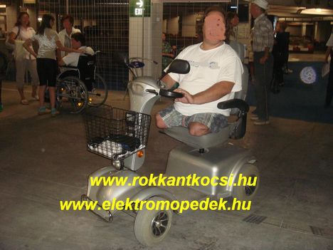rokkantkocsi 303