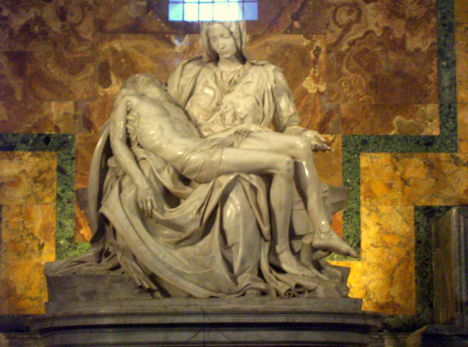 Michelangelo  Pietája