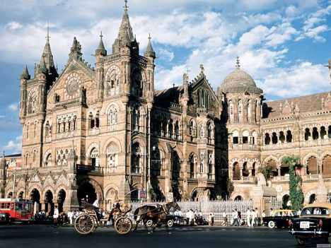 Chatrapati Shivaji Pályaudvar (Victoria Terminus), Bombay, India[1]