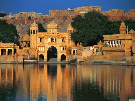 Gadi Sagar víztározó, Jaisalmer, Rajasthan, India[1]