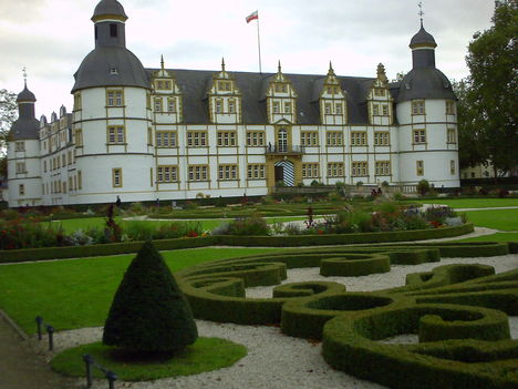 Schloss-Neuhaus