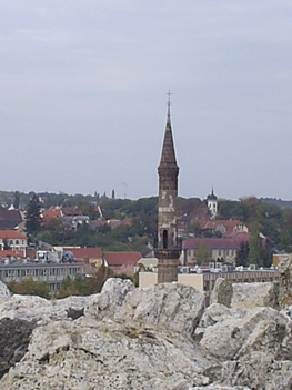 A minaret a várból nézve