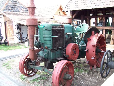 Hoffer traktor..(Hazaáruló)